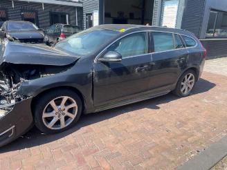 Uttjänta bilar auto Volvo V-60 V60 I (FW/GW), Combi, 2010 / 2018 2.0 D4 16V 2014/1