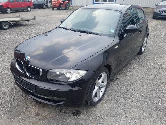Vrakbiler auto BMW 1-serie Zwart 2 Onderdelen Motorkap Deur Spiegel 2007/11