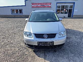 Volkswagen Touran 1.9 TDI Zilver LA7W Onderdelen BXE Motor picture 2