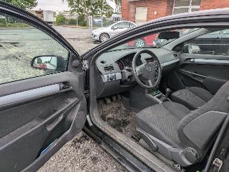 Opel Astra GTC 1.6 picture 9