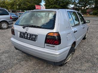 Volkswagen Golf 1.6 picture 5