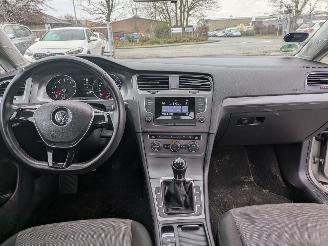 Volkswagen Golf 1.2 picture 12