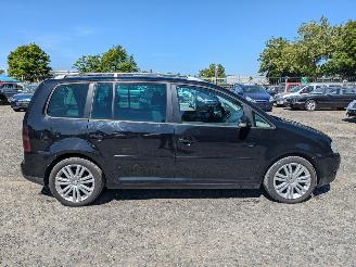 Volkswagen Touran 2.0 picture 4