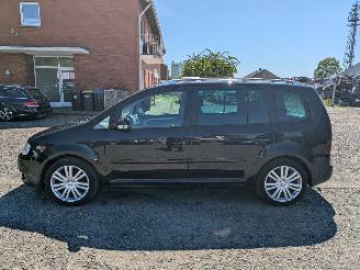 Volkswagen Touran 2.0 picture 8