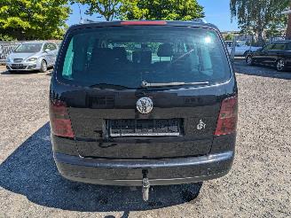 Volkswagen Touran 2.0 picture 6