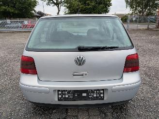 Volkswagen Golf 1.6 picture 6
