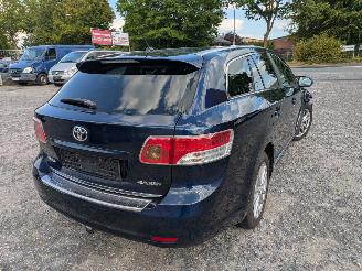 Toyota Avensis 2.2 picture 5