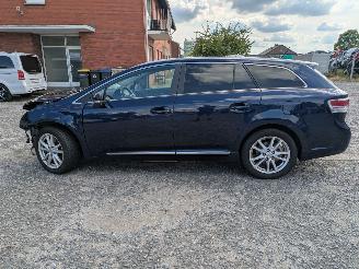 Toyota Avensis 2.2 picture 10