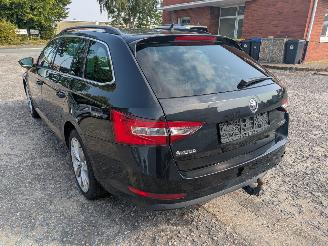 Skoda Superb 2.0 picture 7