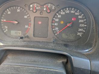 Volkswagen Golf 1.9 TDI picture 12