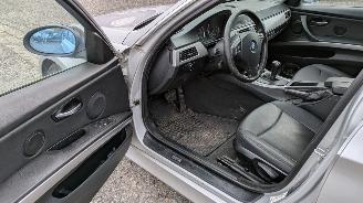 BMW 3-serie 325i Touring picture 9