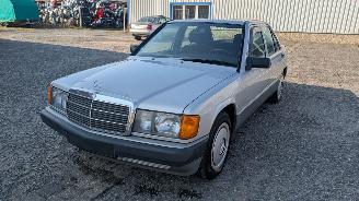 Vrakbiler auto Mercedes 190-serie 2.0 1989/3