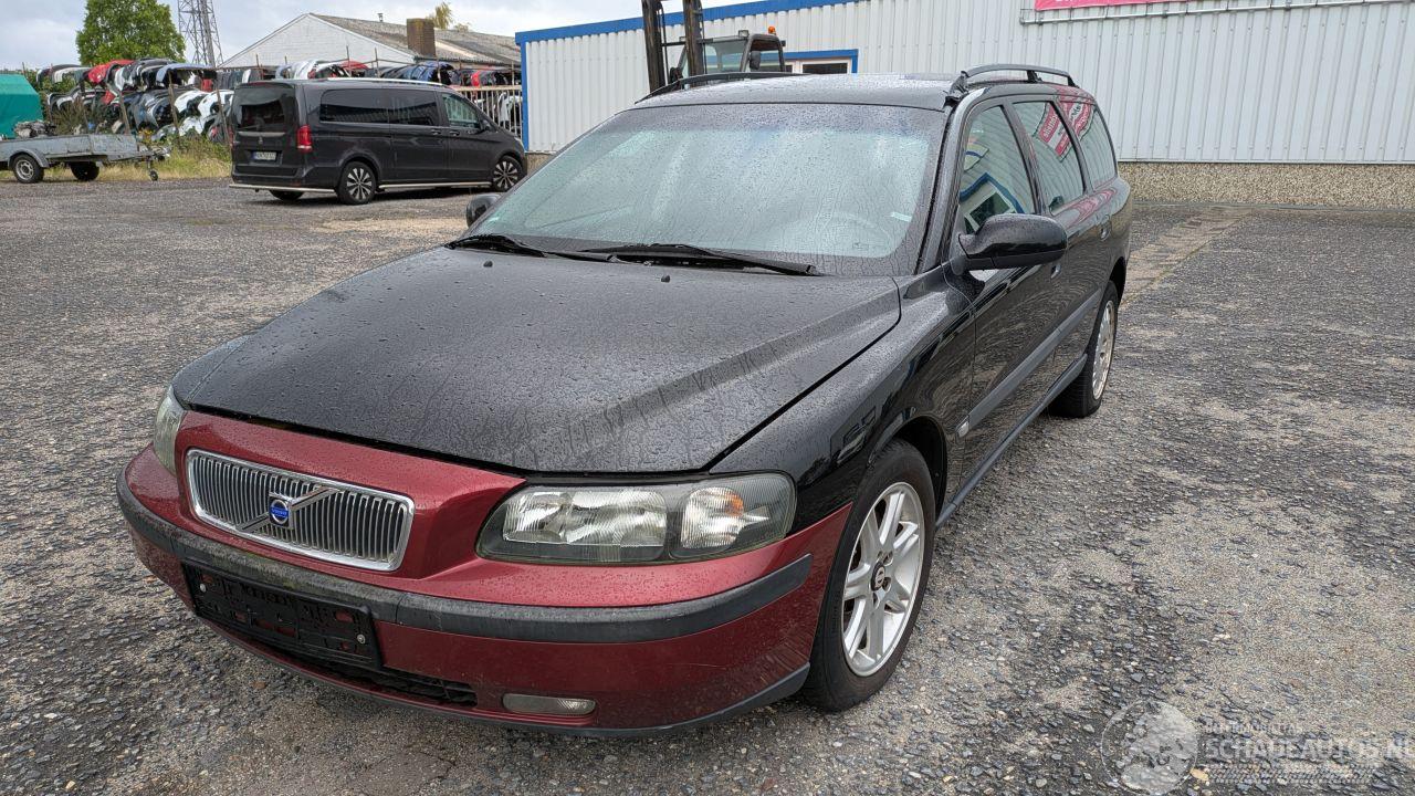 Volvo V-70 2.4