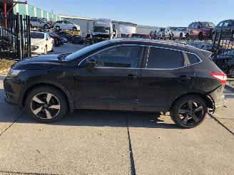 skadebil auto Nissan Qashqai 12i 85kW E6 PANO NAVI 2016/3