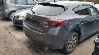 Vrakbiler auto Mazda 3 2.0 2014/3