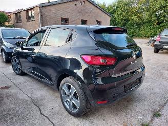 Vrakbiler auto Renault Clio  2015/12