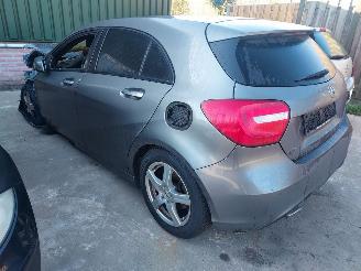 Vrakbiler auto Mercedes A-klasse 180 2012/12