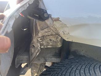 Peugeot 108  picture 17