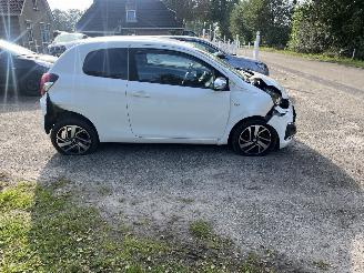 Peugeot 108  picture 6