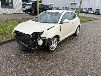 Coche accidentado Alfa Romeo MiTo 1.4 t 2010/4