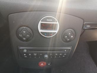 Renault Clio Clio III (BR/CR), Hatchback, 2005 / 2014 1.2 16V 75 picture 9