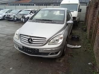 Vrakbiler auto Mercedes B-klasse B (W245), Hatchback, 2005 / 2011 2.0 B-200 16V 2006/10