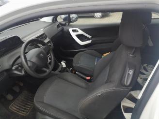 Peugeot 208 208 I (CA/CC/CK/CL), Hatchback, 2012 / 2019 1.0 Vti 12V PureTech picture 9