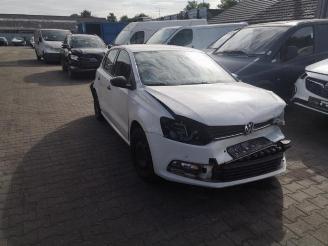 Vrakbiler auto Volkswagen Polo Polo V (6R), Hatchback, 2009 / 2017 1.0 12V BlueMotion Technology 2016/0