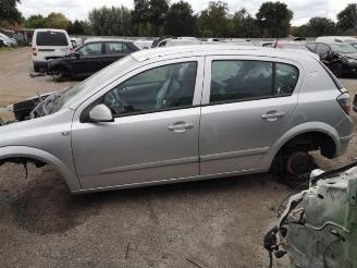 Opel Astra Astra H (L48), Hatchback 5-drs, 2004 / 2014 1.4 16V Twinport picture 2