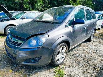 Unfallwagen Opel Zafira Opel Zafira 1.8 Cosmo 2011/1