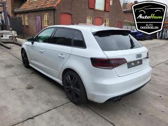 Audi A3 A3 Sportback (8VA/8VF), Hatchback 5-drs, 2012 / 2020 1.8 TFSI 16V Quattro picture 8