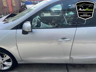 Renault Scenic Scenic III (JZ), MPV, 2009 / 2016 2.0 16V CVT picture 14