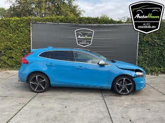 Salvage car Volvo V-40 V40 (MV), Hatchback 5-drs, 2012 / 2019 1.6 T3 GTDi 16V 2013/10