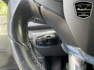 Peugeot 2008 2008 (CU), MPV, 2013 / 2019 1.2 12V e-THP PureTech 110 picture 18