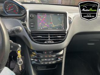 Peugeot 2008 2008 (CU), MPV, 2013 / 2019 1.2 12V e-THP PureTech 110 picture 16