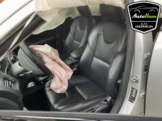 Volvo V-40 V40 (MV), Hatchback 5-drs, 2012 / 2019 2.0 T3 16V picture 14