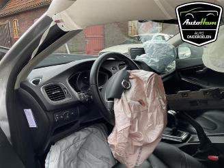 Volvo V-40 V40 (MV), Hatchback 5-drs, 2012 / 2019 2.0 T3 16V picture 9