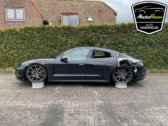 Coche siniestrado Porsche Taycan Taycan (Y1A), Sedan, 2019 79/84 kWh 2023/1