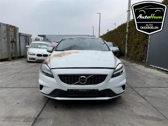 Volvo V-40 V40 (MV), Hatchback 5-drs, 2012 / 2019 1.5 T3 16V Geartronic picture 3