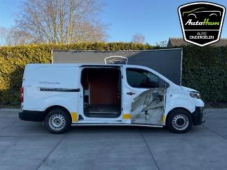 Vaurioauto  passenger cars Toyota ProAce ProAce, Van, 2016 1.6 D-4D 95 16V Worker 2019/6