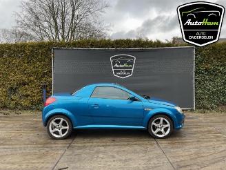 Coche siniestrado Opel Tigra Tigra Twin Top, Cabrio, 2004 / 2010 1.8 16V 2004/11