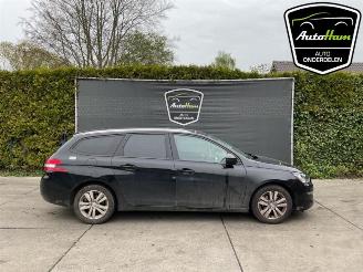 begagnad bil auto Peugeot 308 308 SW (L4/L9/LC/LJ/LR), Combi 5-drs, 2014 / 2021 1.2 12V e-THP PureTech 110 2017/7