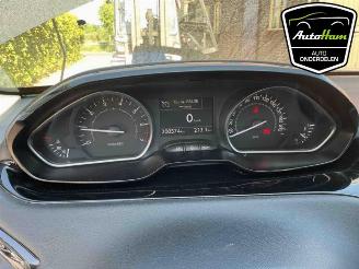 Peugeot 208 208 I (CA/CC/CK/CL), Hatchback, 2012 / 2019 1.4 16V picture 24