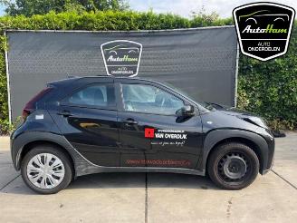 Vrakbiler auto Toyota Aygo Aygo X, Hatchback, 2022 1.0 12V VVT-i 2024/11