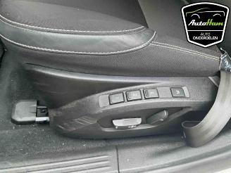 Volvo V-40 V40 (MV), Hatchback 5-drs, 2012 / 2019 1.6 T2 GTDi 16V picture 20