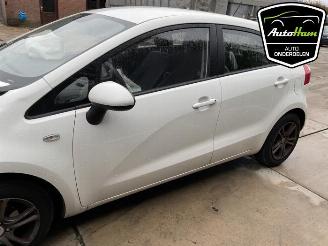 Kia Rio Rio III (UB), Hatchback, 2011 / 2017 1.2 CVVT 16V picture 5