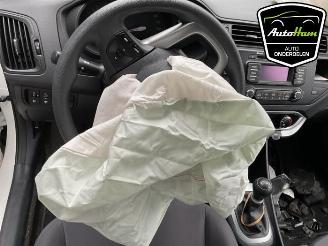 Kia Rio Rio III (UB), Hatchback, 2011 / 2017 1.2 CVVT 16V picture 16