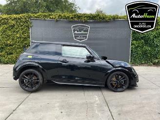 Uttjänta bilar auto Mini Mini Mini (F65/F66), Hatchback, 2024 1.5 12V Cooper C 3-Drs. 2024/5