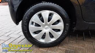 Peugeot 108 108, Hatchback, 2014 1.0 12V VVT-i picture 4