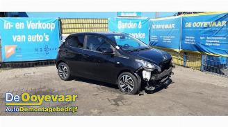 Vrakbiler auto Peugeot 108 108, Hatchback, 2014 1.0 12V 2015/11